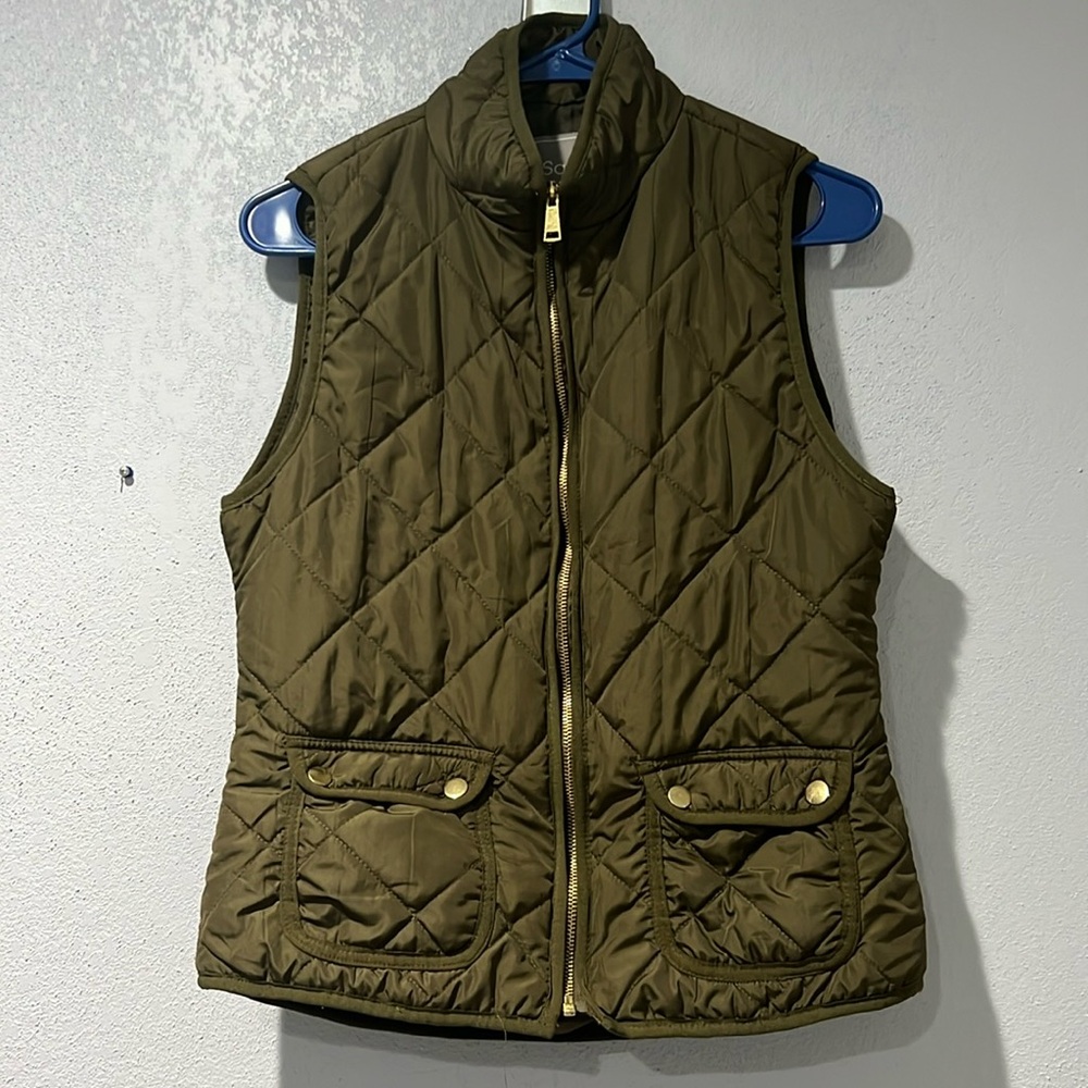 2Sable women’s olive color vest, size S